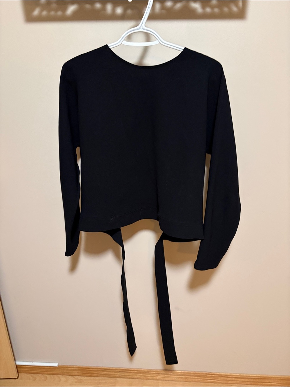 Wilfred Black Long-Sleeve Tie-Back Sweatshirt
